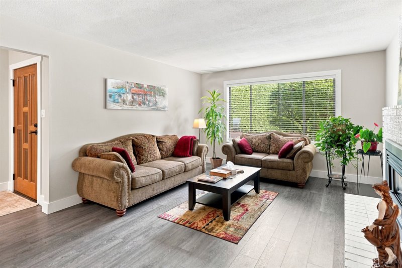 Foyer | Living Room