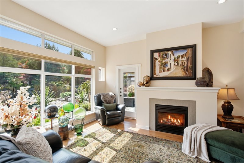 Living Room - Door to Covered Sitting Area
