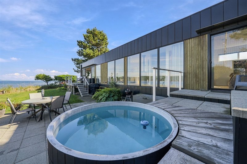 Patio & Hot Tub