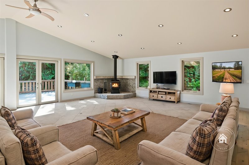 Living Room (Virtual Staging)