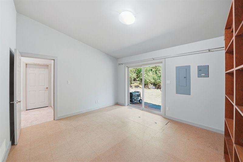 Den | Bedroom