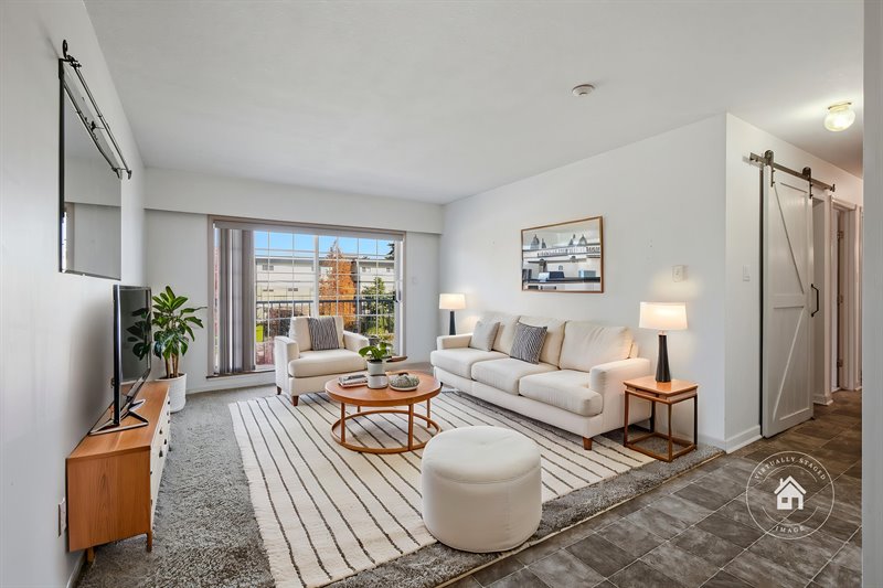 Living Room (Virtual Staging)