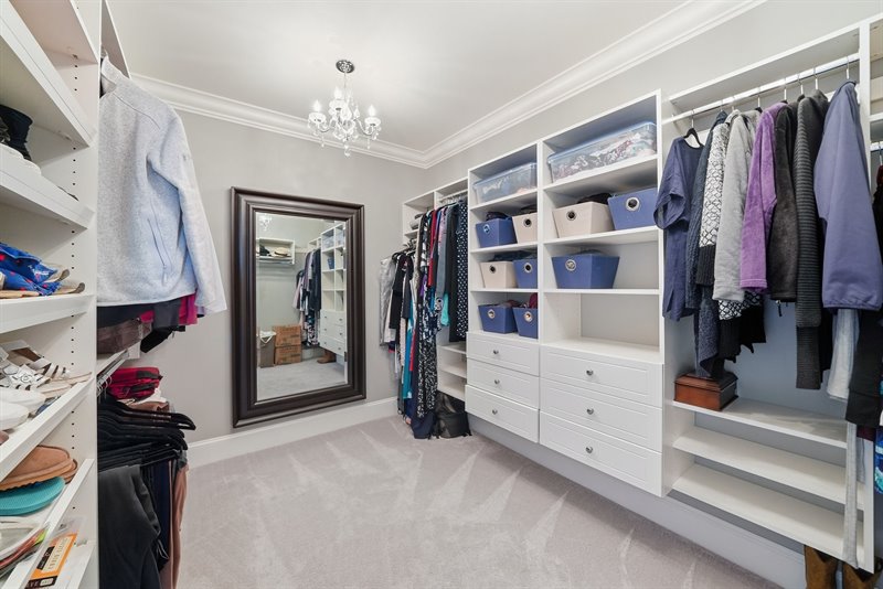 Walk-In Closet | Dressing Room
