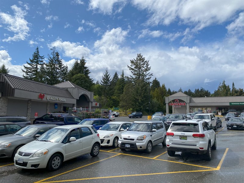 Walk to Red Gap Shopping Plaza