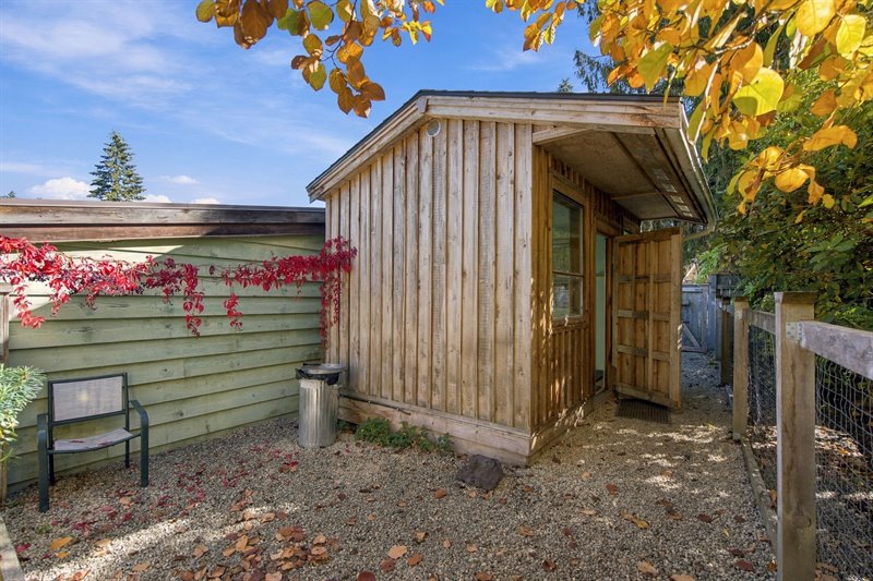Shed 1