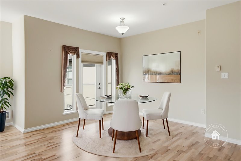 Dining Room (Virtual Staging)