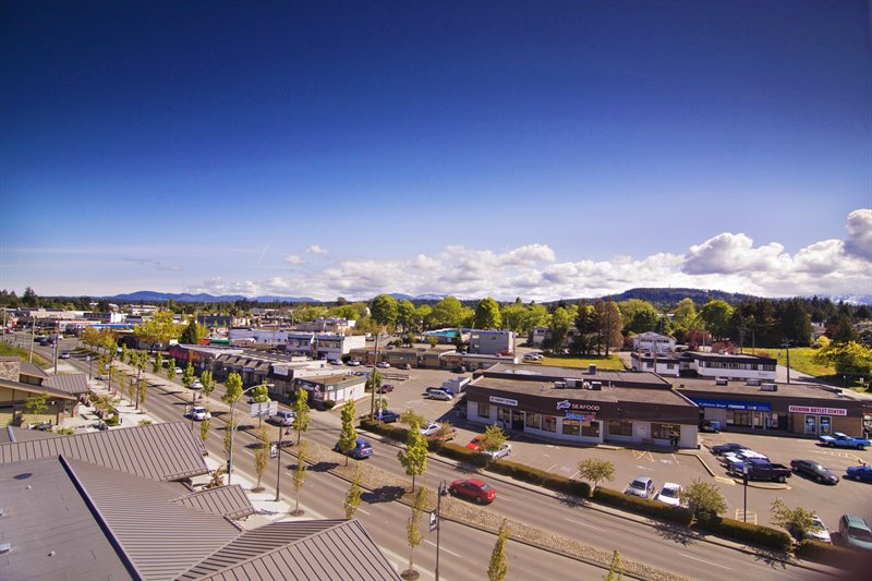 Minutes to Downtown Shopping