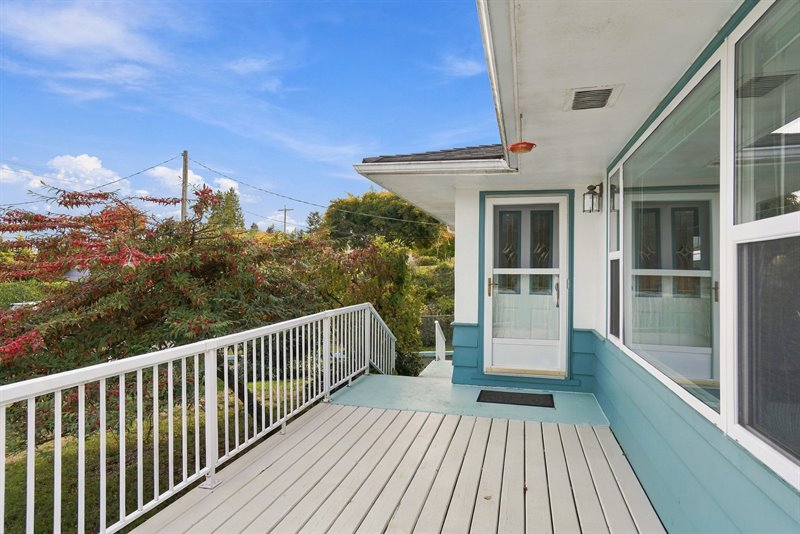 Deck | Entry
