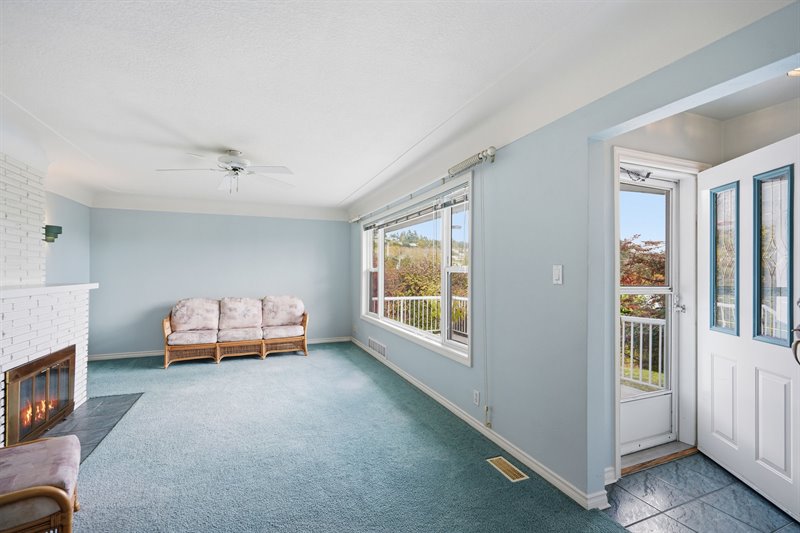 Foyer | Living Room