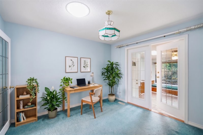 Den (Virtual Staging)