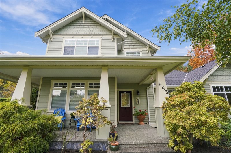 Front Deck | Entry
